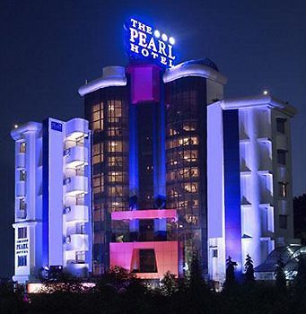 The Pearl Hotel Kolkata Exterior photo